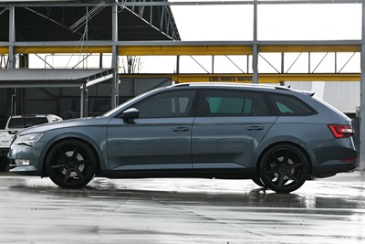 2017 Skoda Superb - Thumbnail