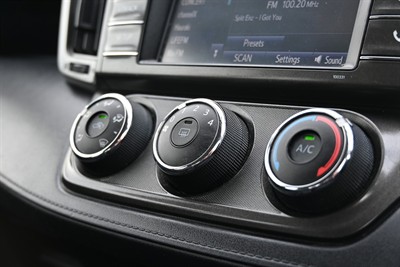 2015 Toyota Rav4 - Thumbnail