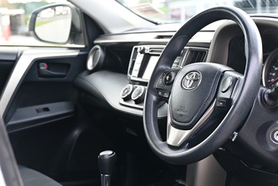 2015 Toyota Rav4 - Thumbnail
