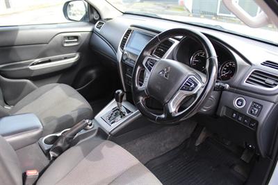 2020 Mitsubishi Triton - Thumbnail