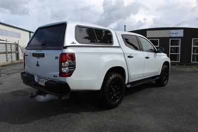 2020 Mitsubishi Triton - Thumbnail