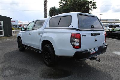 2020 Mitsubishi Triton - Thumbnail