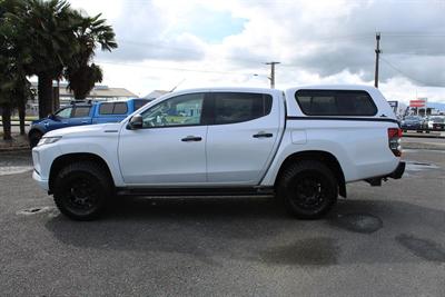 2020 Mitsubishi Triton - Thumbnail