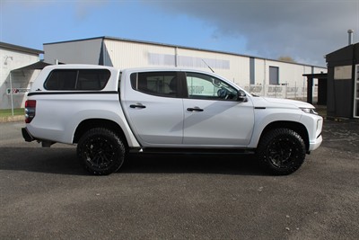 2020 Mitsubishi Triton - Thumbnail