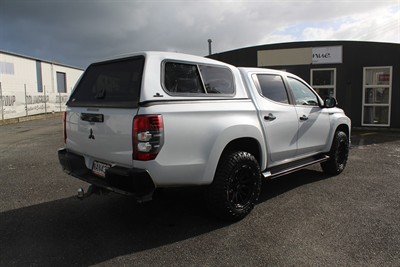 2020 Mitsubishi Triton - Thumbnail