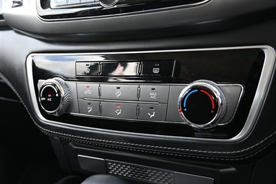 2019 Ssangyong Rexton - Thumbnail