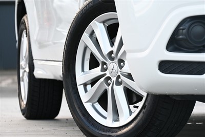 2012 Mitsubishi RVR - Thumbnail