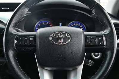 2018 Toyota Hilux - Thumbnail