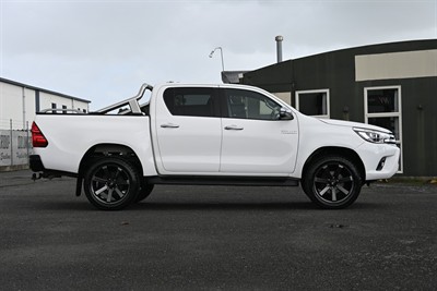 2018 Toyota Hilux - Thumbnail