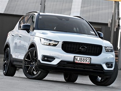 2021 Volvo Xc40 - Thumbnail