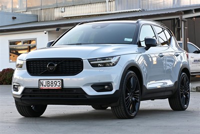 2021 Volvo Xc40 - Thumbnail