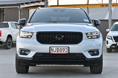 2021 Volvo Xc40 - Thumbnail