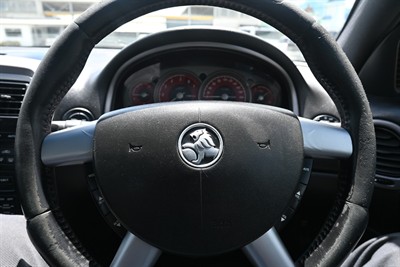 2005 Holden Commodore - Thumbnail