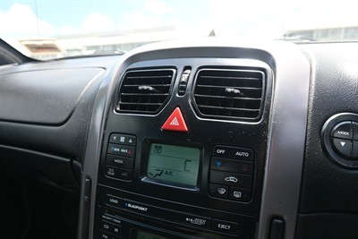 2005 Holden Commodore - Thumbnail