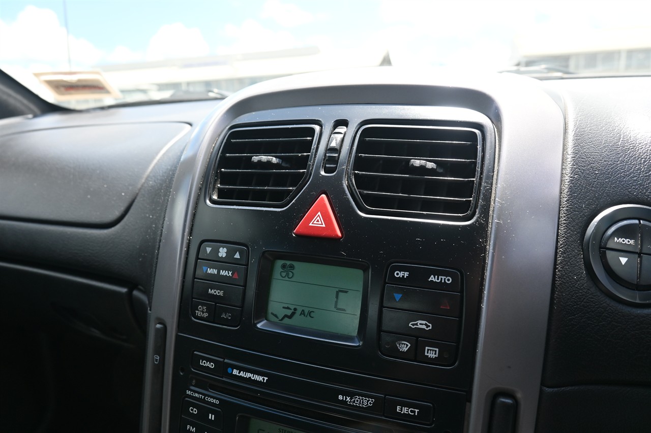 2005 Holden Commodore