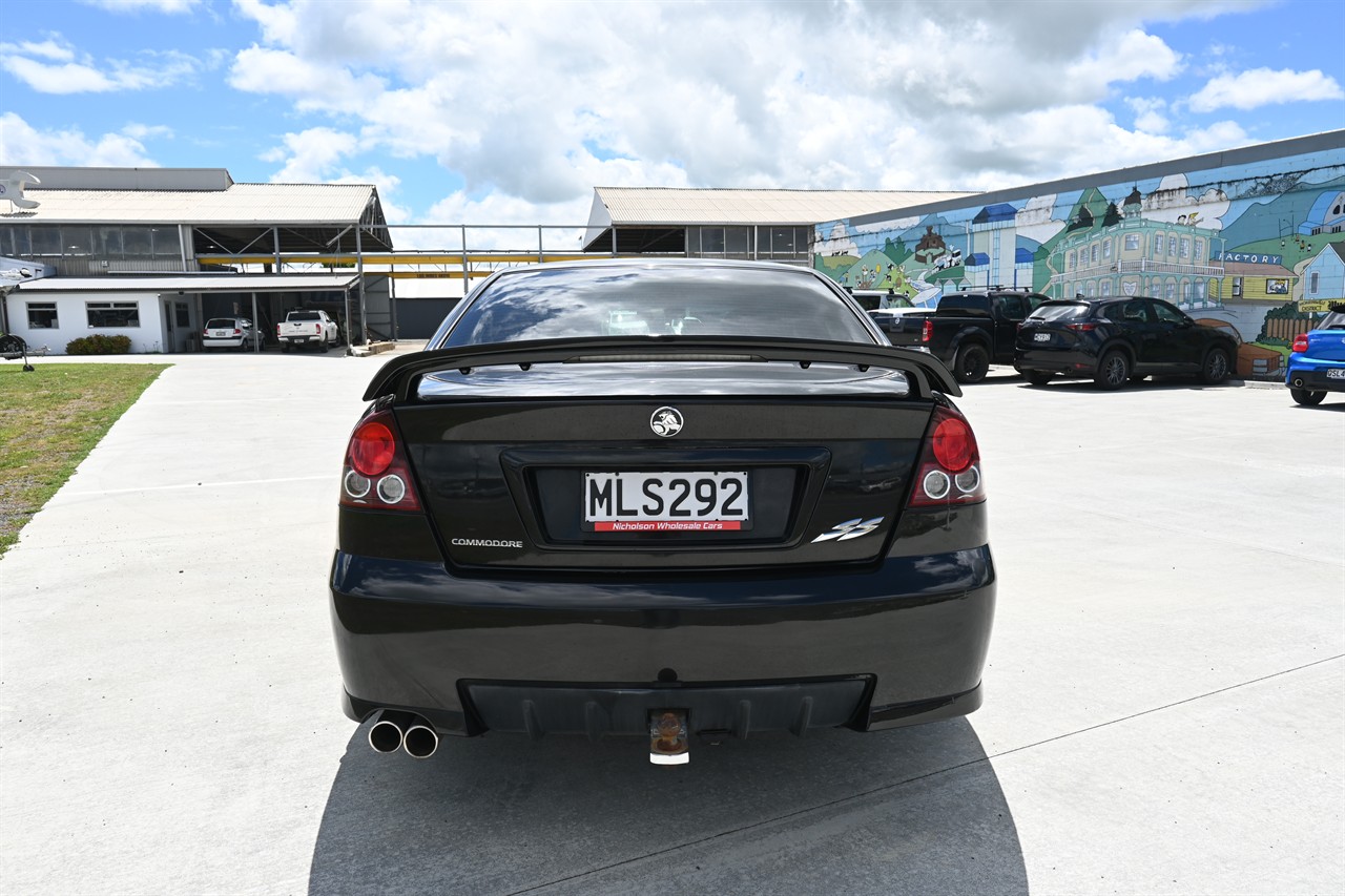 2005 Holden Commodore