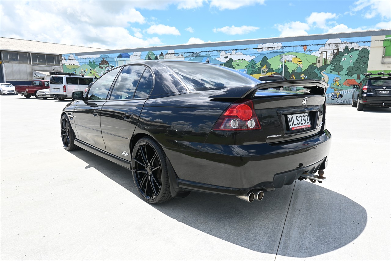 2005 Holden Commodore