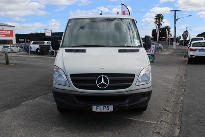 2010 Mercedes-Benz Sprinter - Thumbnail