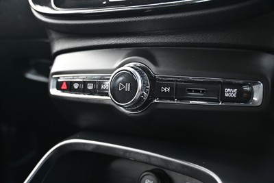 2019 Volvo Xc40 - Thumbnail