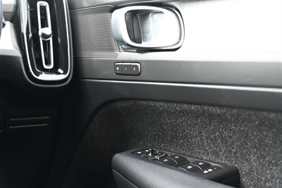 2019 Volvo Xc40 - Thumbnail