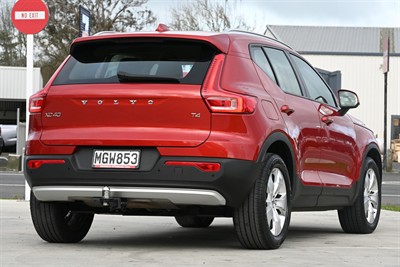 2019 Volvo Xc40 - Thumbnail