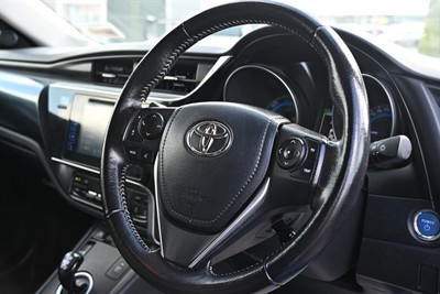 2016 Toyota Corolla - Thumbnail
