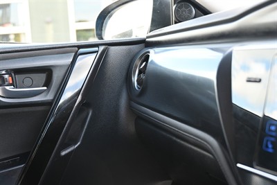 2016 Toyota Corolla - Thumbnail