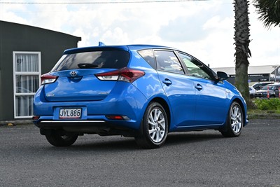 2016 Toyota Corolla - Thumbnail