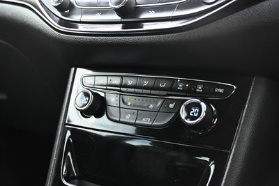 2018 Holden Astra - Thumbnail