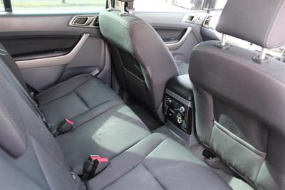 2016 Ford Everest - Thumbnail