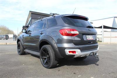 2016 Ford Everest - Thumbnail