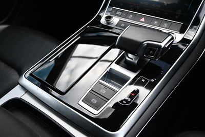 2020 Audi Q7 - Thumbnail