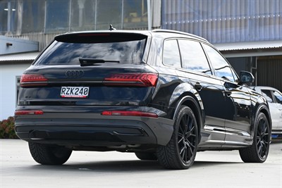 2020 Audi Q7 - Thumbnail