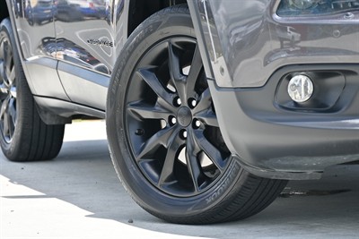 2017 Jeep Cherokee - Thumbnail