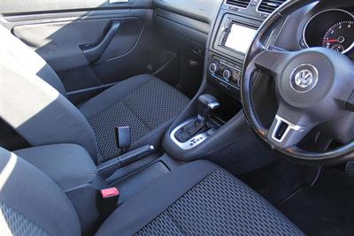 2010 Volkswagen Golf - Thumbnail