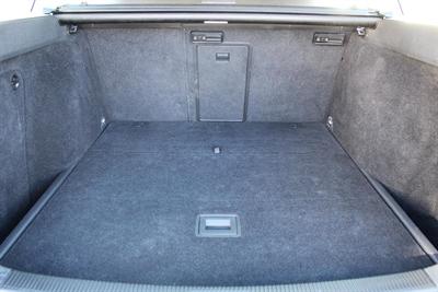 2010 Volkswagen Golf - Thumbnail