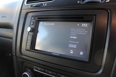 2010 Volkswagen Golf - Thumbnail