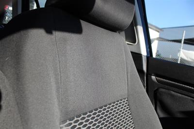 2010 Volkswagen Golf - Thumbnail