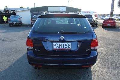 2010 Volkswagen Golf - Thumbnail
