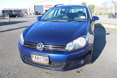 2010 Volkswagen Golf - Thumbnail