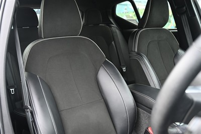 2022 Volvo Xc40 - Thumbnail