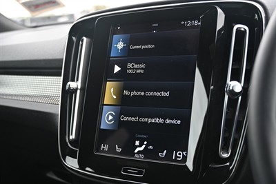 2022 Volvo Xc40 - Thumbnail