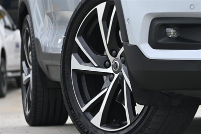 2022 Volvo Xc40 - Thumbnail