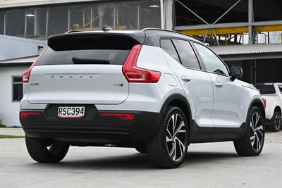 2022 Volvo Xc40 - Thumbnail