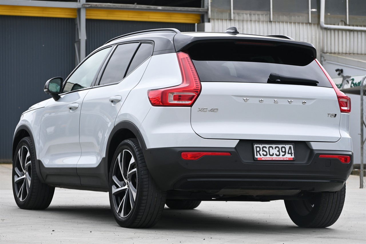 2022 Volvo Xc40