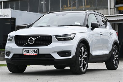 2022 Volvo Xc40 - Thumbnail
