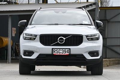 2022 Volvo Xc40 - Thumbnail