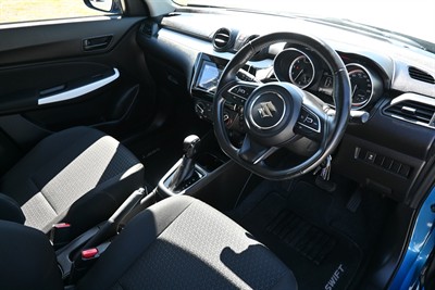 2022 Suzuki Swift - Thumbnail