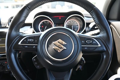 2022 Suzuki Swift - Thumbnail