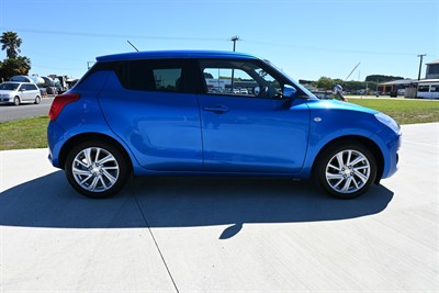2022 Suzuki Swift - Thumbnail